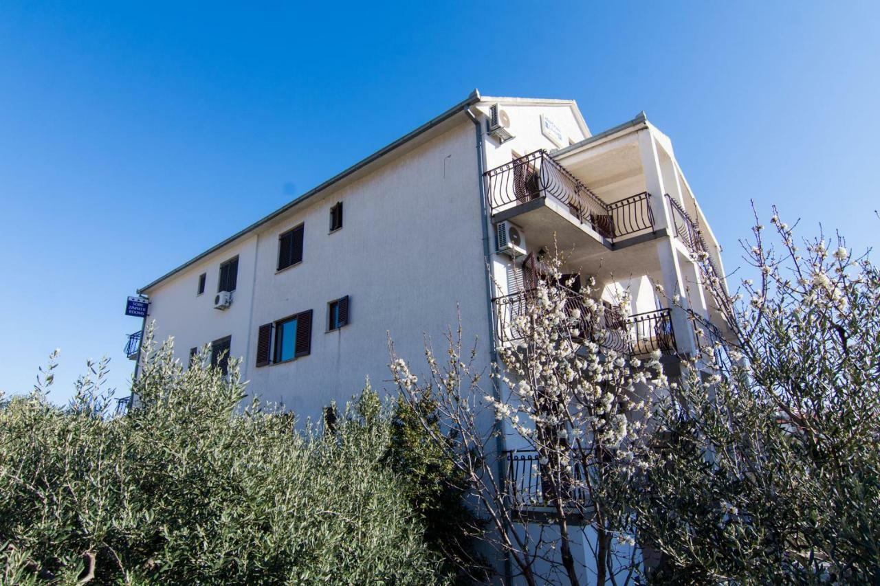 Apartments Jozic Seget Vranjica Esterno foto